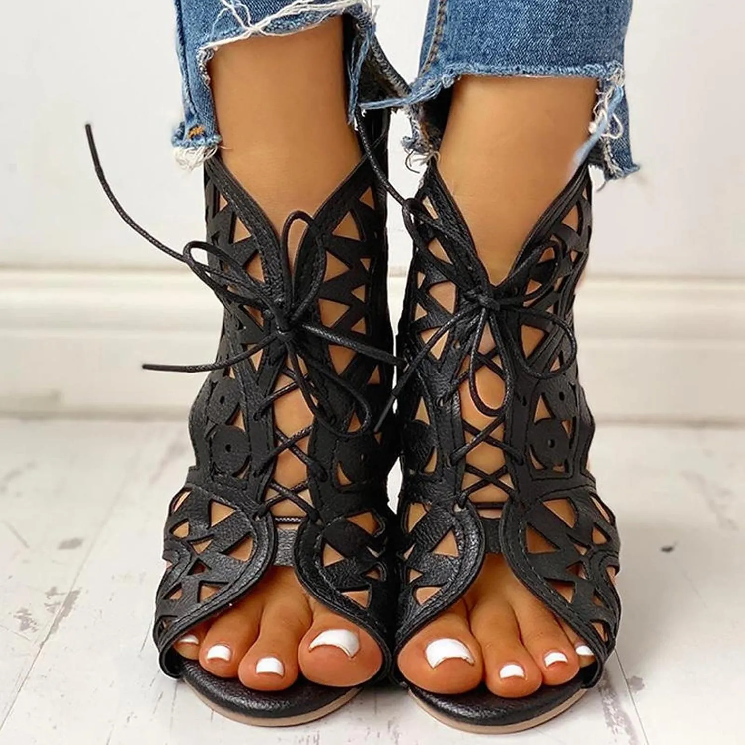 Hollow Out Sandals for Women Summer Casual Cross Lace up Open Toe Back Zipper Flat Sandals Lightweight Gladiator Shoes