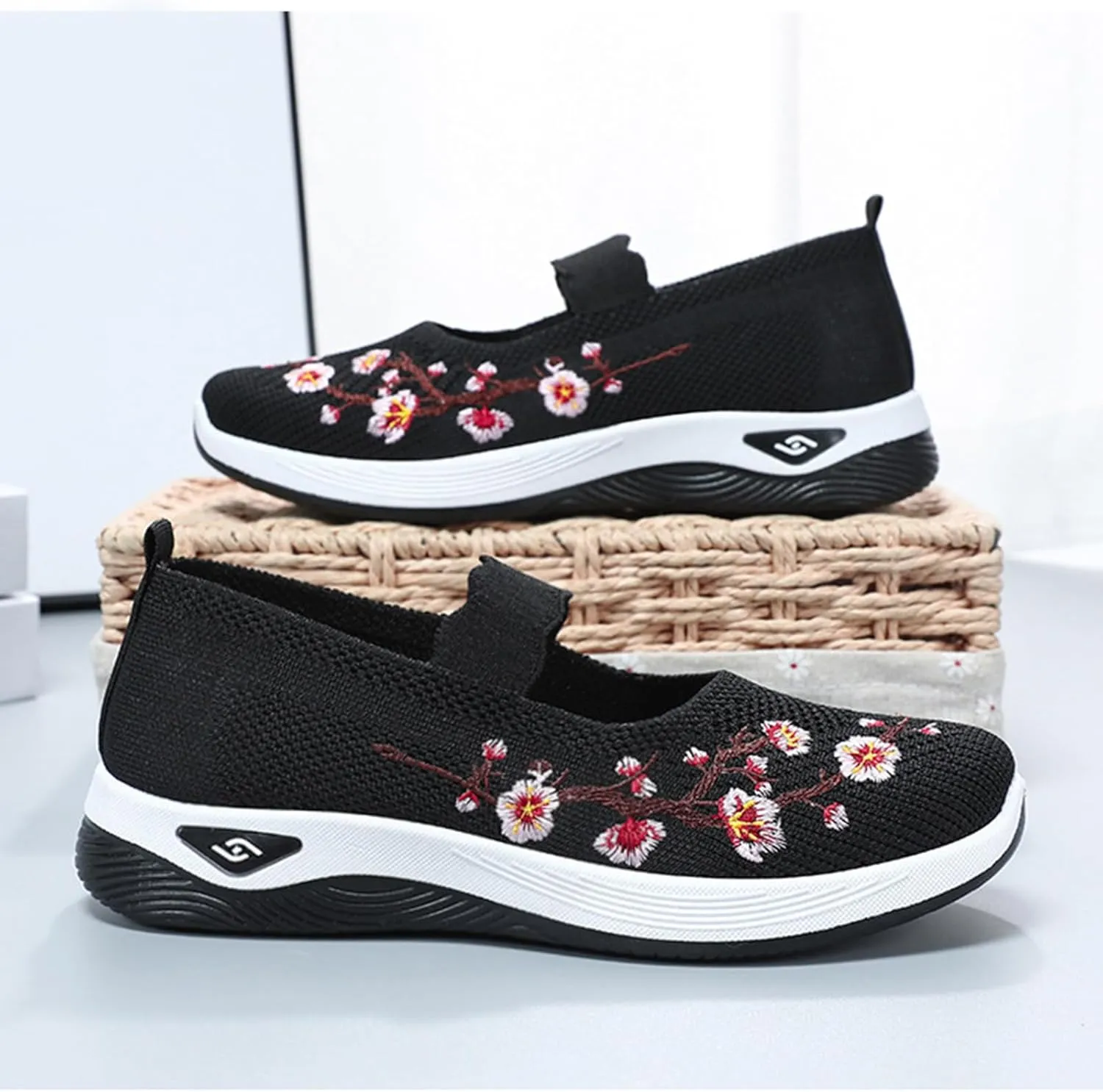 Women's Flower Embroidered Knitting Flat Loafers Casual Breathable Mesh Slip-On Orthopedic Shoes Lightweight Comfortable Soft Sole Walking Shoes with Arch Support